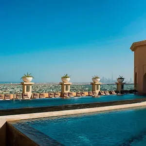 Sheraton Mall Of The Emirates Hotel, מלון
